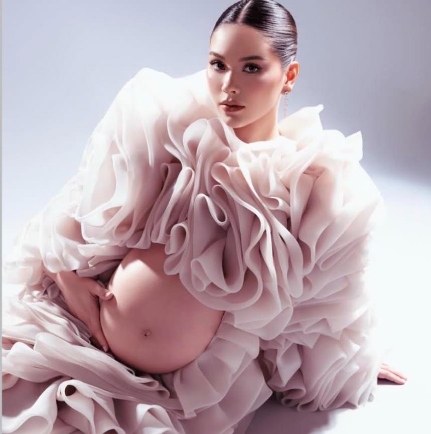 Potret Alyssa Daguise Tampil Bak Dewi saat Maternity Shoot, Netizen: Cantik Maksimal!