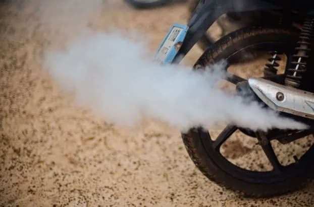 Kenapa Motor 2 Tak Identik dengan Banyak Asap? Ternyata Ini Penyebabnya