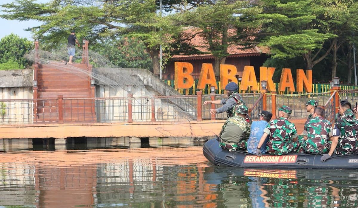 Sambut Hari Bumi, Pangdam Jaya Angkut 400 Kg Ikan Sapu-Sapu dari Setu Babakan