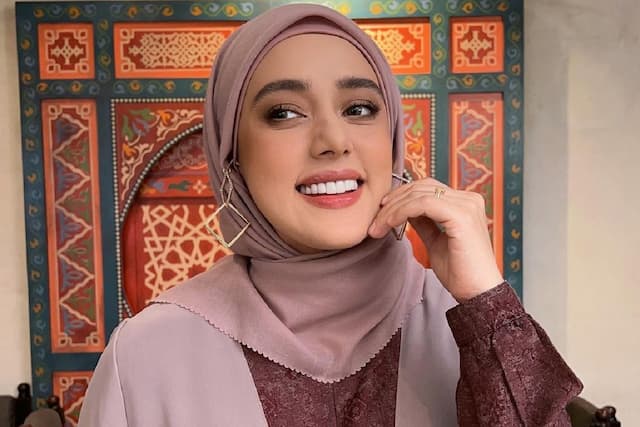 Profil Fairuz A. Rafiq yang Diisukan Cerai dari Sonny Septian