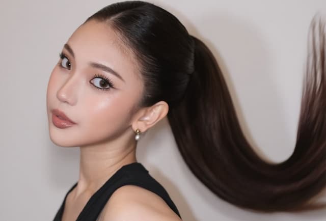 Jule Panen Kritik Usai Pakaikan Liptint dan Parfum Orang Dewasa pada Sang Putri