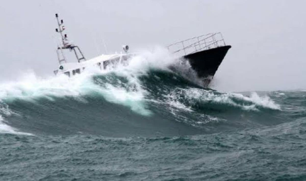 Waspada, Gelombang 4 Meter Potensi Terjang Laut Indonesia hingga 22 April