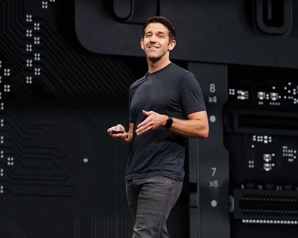 Tim Cook Mundur dari Jabatan CEO Apple, Digantikan John Ternus