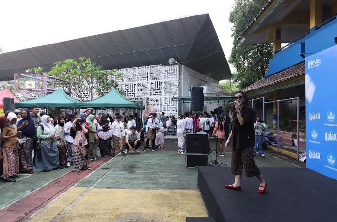 Penampilan Prinsa Mandagie Tutup Meriah GenZone School Take Over di SMAN 55