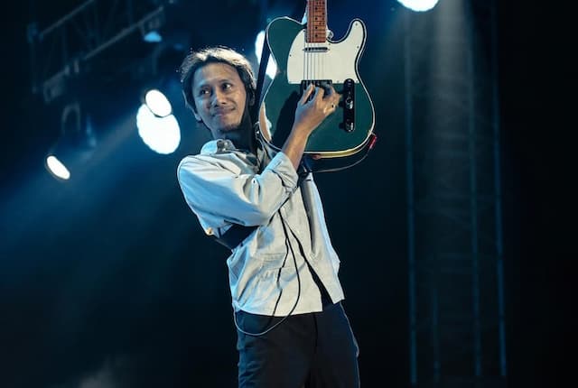 Eross Candra Ungkap Peran Band Gigi di Awal Karier Sheila On 7