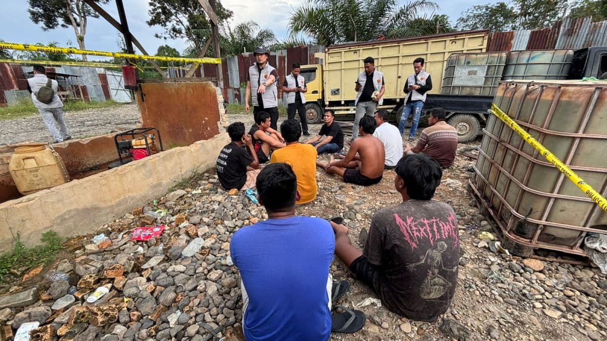 Bongkar Mafia BBM Subsidi "Kencing di Jalan", 12 Orang Ditangkap Polisi