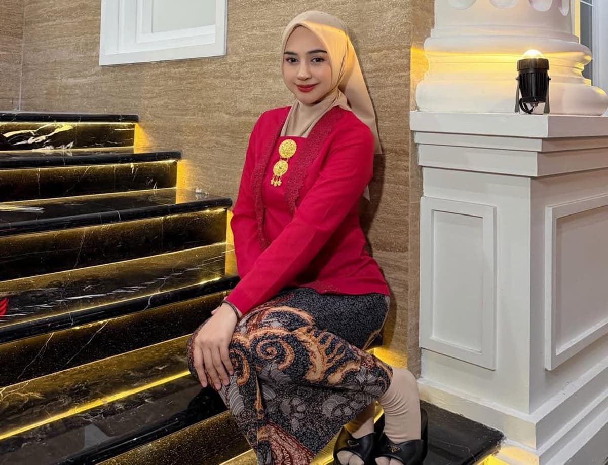Wajah Ria Ricis Berubah Bikin Heboh, Netizen: Pangling Banget Oplas Ya?