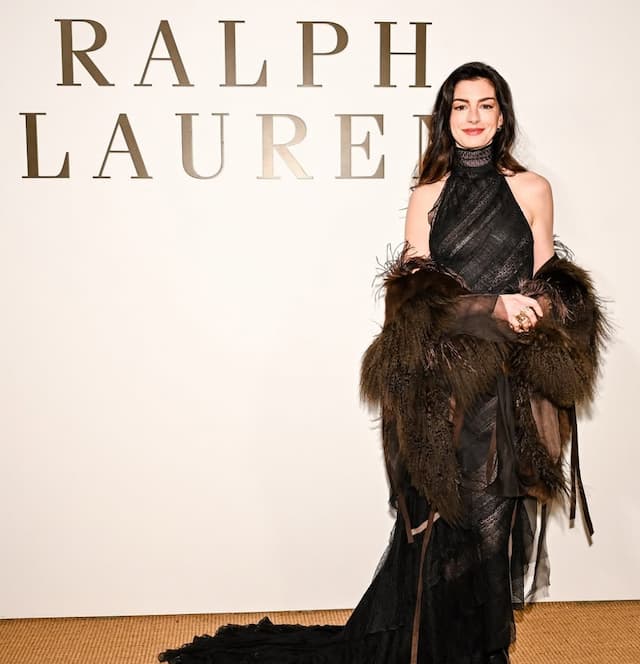 Heboh, Artis Cantik Anna Hathaway Ucap Insha Allah saat Wawancara