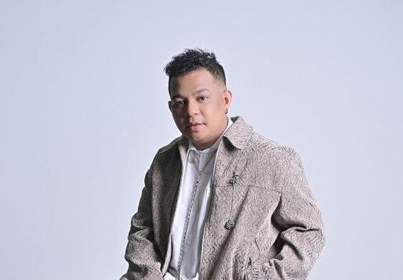 Mario G Klau, Mahir di Ballad Asyik di Musik Timuran