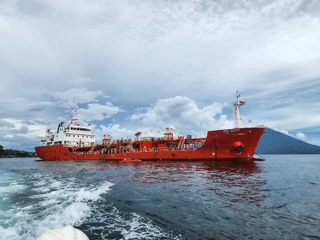 Andalkan Jalur Laut, Pasokan BBM Indonesia Timur Dipastikan Aman