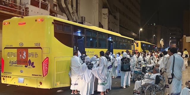 Bus Shalawat Disediakan 24 Jam, Siaga di Depan Hotel Jamaah