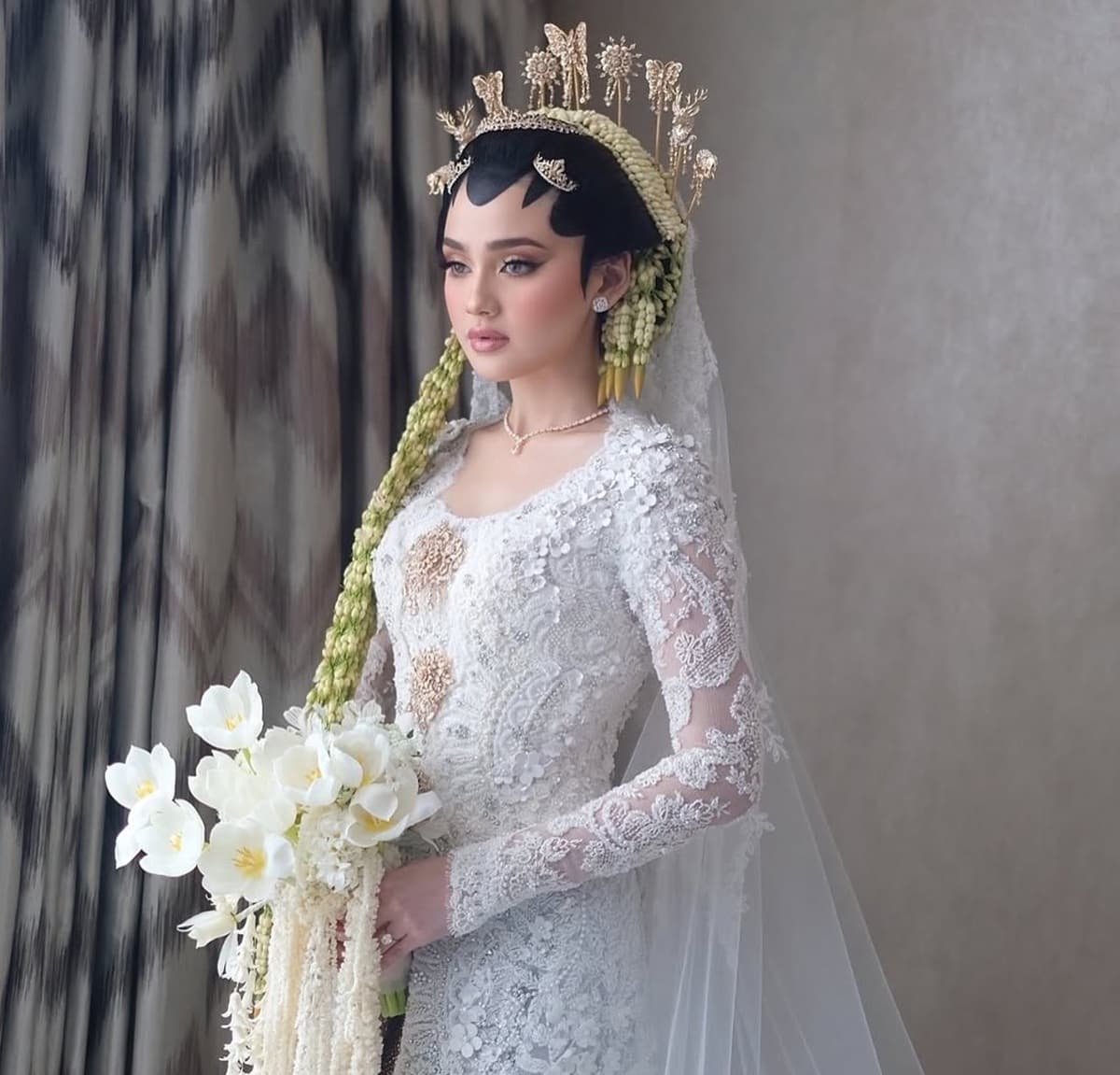 Kebaya Akad Nikah Syifa Hadju Pakai Kain Impor, Minta Desain Sopan nan Klasik