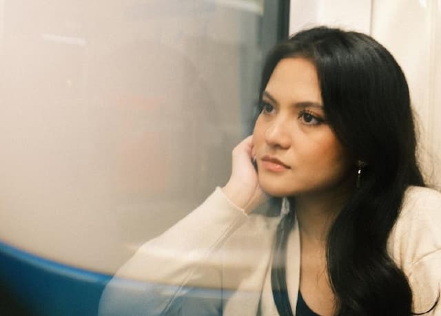 Marsha Aruan Dituding 'Kabur' ke Maldives untuk Hindari Pernikahan El Rumi dan Syifa Hadju