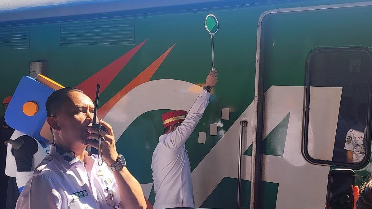 Segini Kisaran Gaji dan Tunjangan Masinis KRL per Bulan