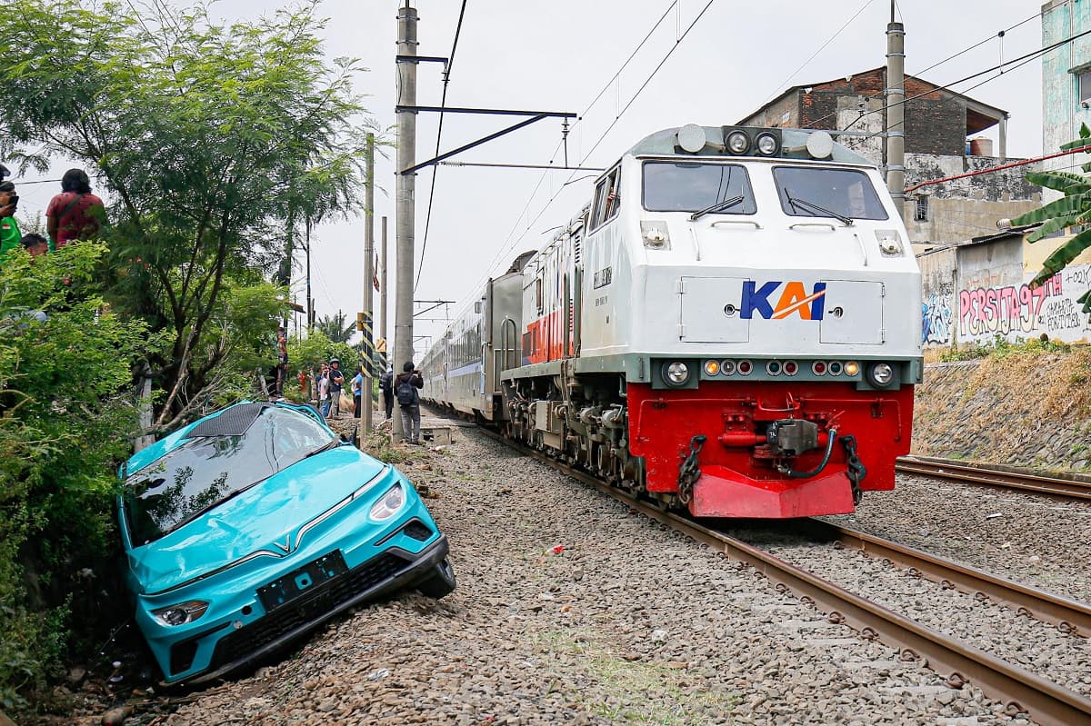 Komut KAI Sebut Kecelakaan Kereta di Bekasi Akibat Pengemudi Taksi Lalai