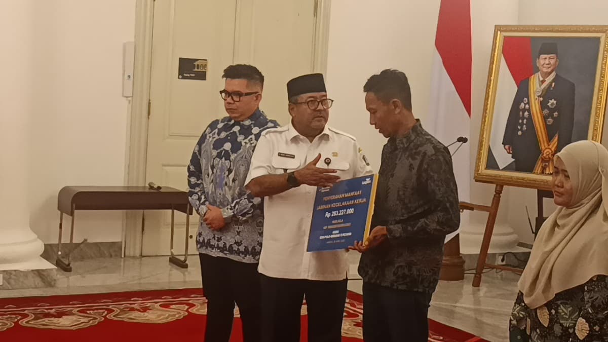 Tangis Haru Ahli Waris Terima Santunan Rp283 Juta Usai Tragedi KA Bekasi Timur