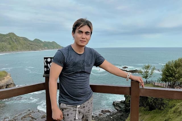 Reaksi Charly Van Houten Ketika Lagu Barunya Disebut Jelek oleh Netizen