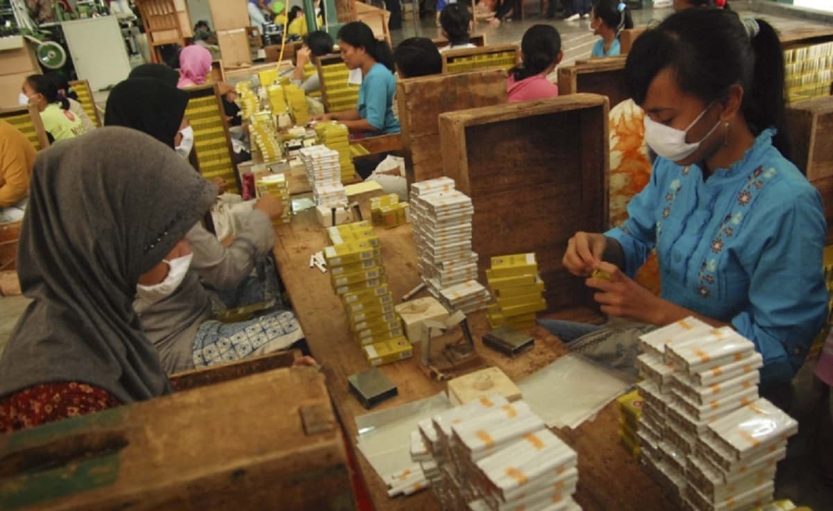 Buruh Ingatkan Risiko PHK Massal dari Wacana Layer Baru Cukai Rokok