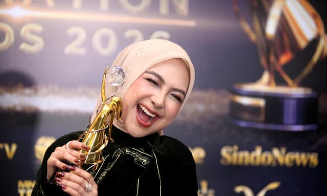 Ria Ricis Raih Penghargaan Women&rsquo;s Inspiration Awards 2026, Sampaikan Pesan Khusus untuk Kaum Perempuan