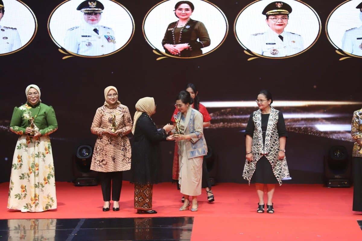 Dedikasi Tanpa Pamrih, Rasniathi Adi Arnawa Persembahkan Penghargaan Women's Inspiration Awards 2026 untuk Perempuan di Badung