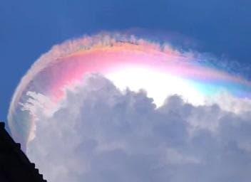 Viral Fenomena Awan Pelangi Muncul di Langit Jonggol, Begini Penjelasan BMKG