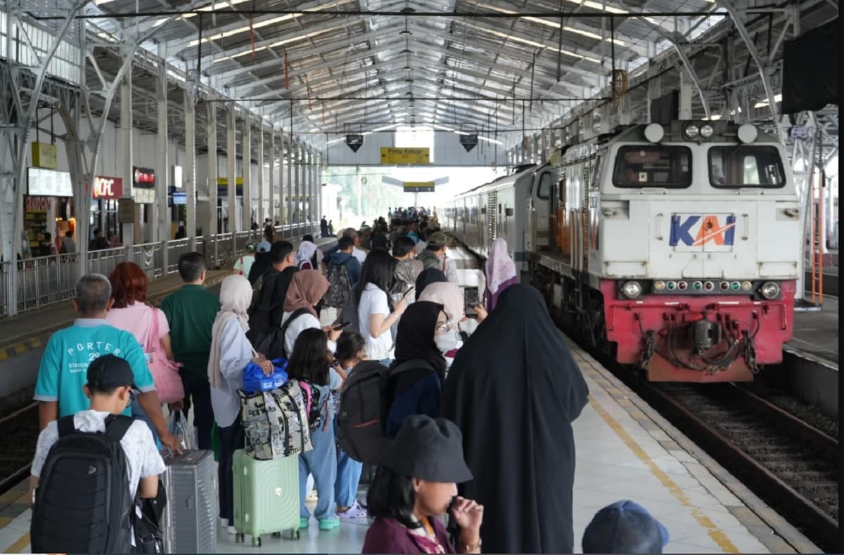 Ternyata Segini Gaji Pramugara dan Pramugari KAI, Cukup Fantastis