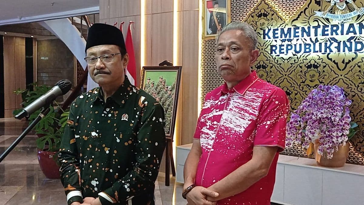 Heboh Sepatu Sekolah Rakyat Rp700 Ribu, Ini Penjelasan Mensos