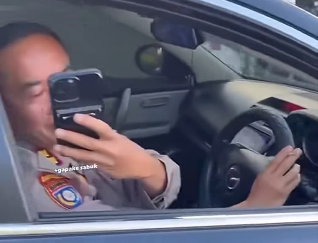 Viral Perwira Merokok saat Nyetir, Ini Respons Polda Kalsel