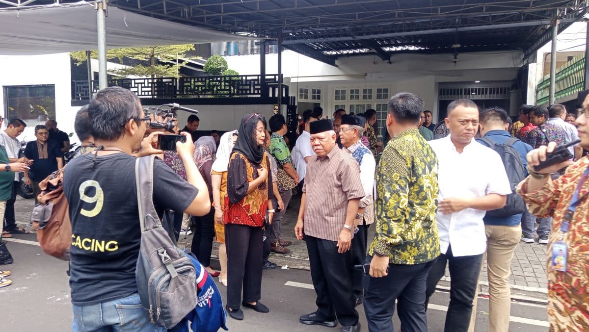 Polisi Olah TKP Kebakaran Rumah yang Menewaskan Anggota BPK Haerul Saleh