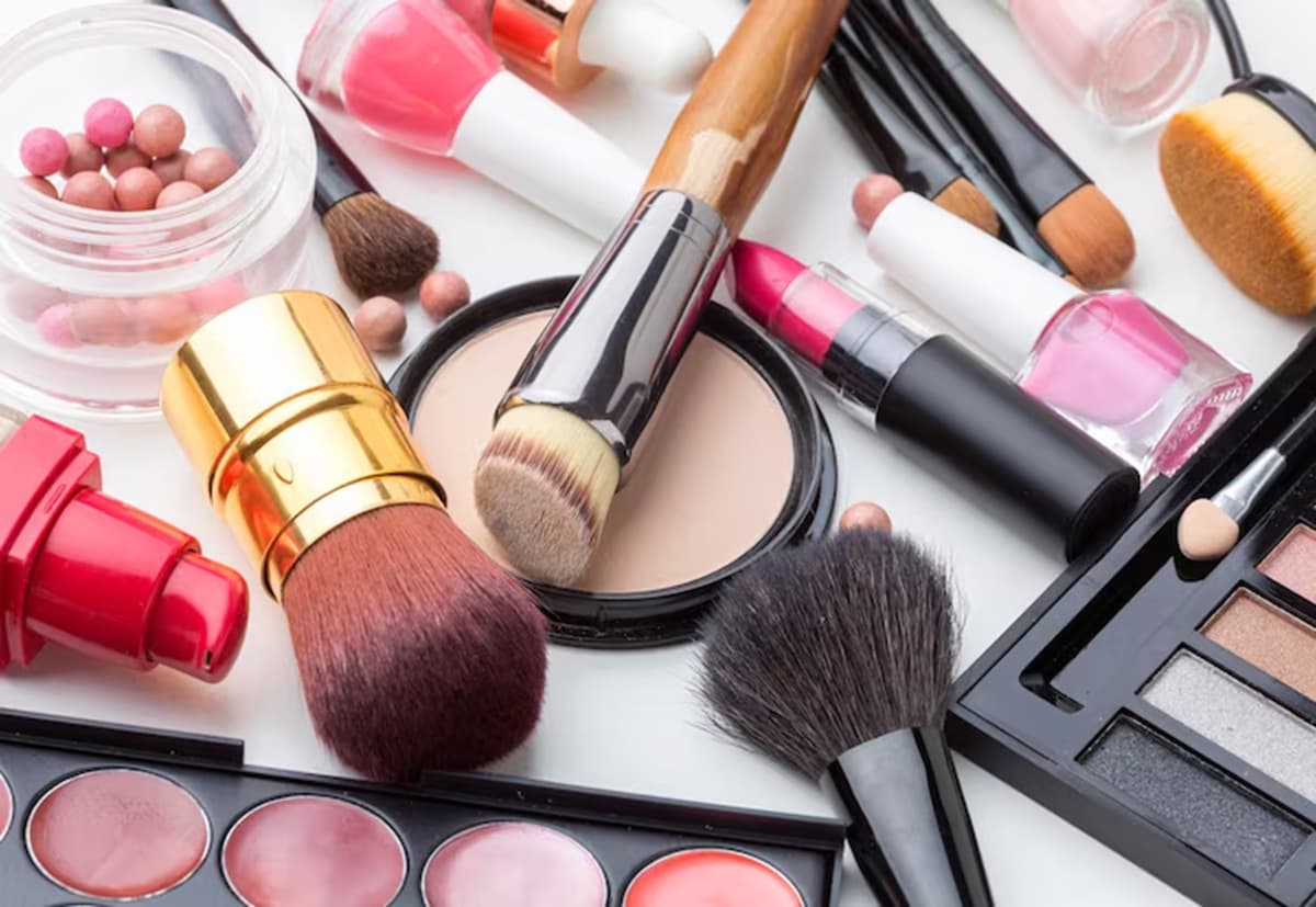BPOM Temukan 11 Kosmetik Mengandung Bahan Berbahaya dan Dilarang, Izin Edar Dicabut!