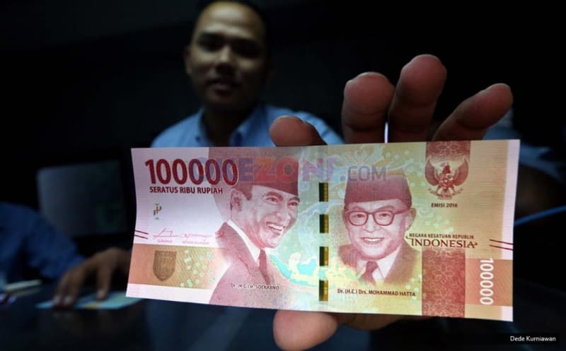 Rupiah Tertekan Dolar AS, Sempat Sentuh Titik Terendah Sepanjang Sejarah