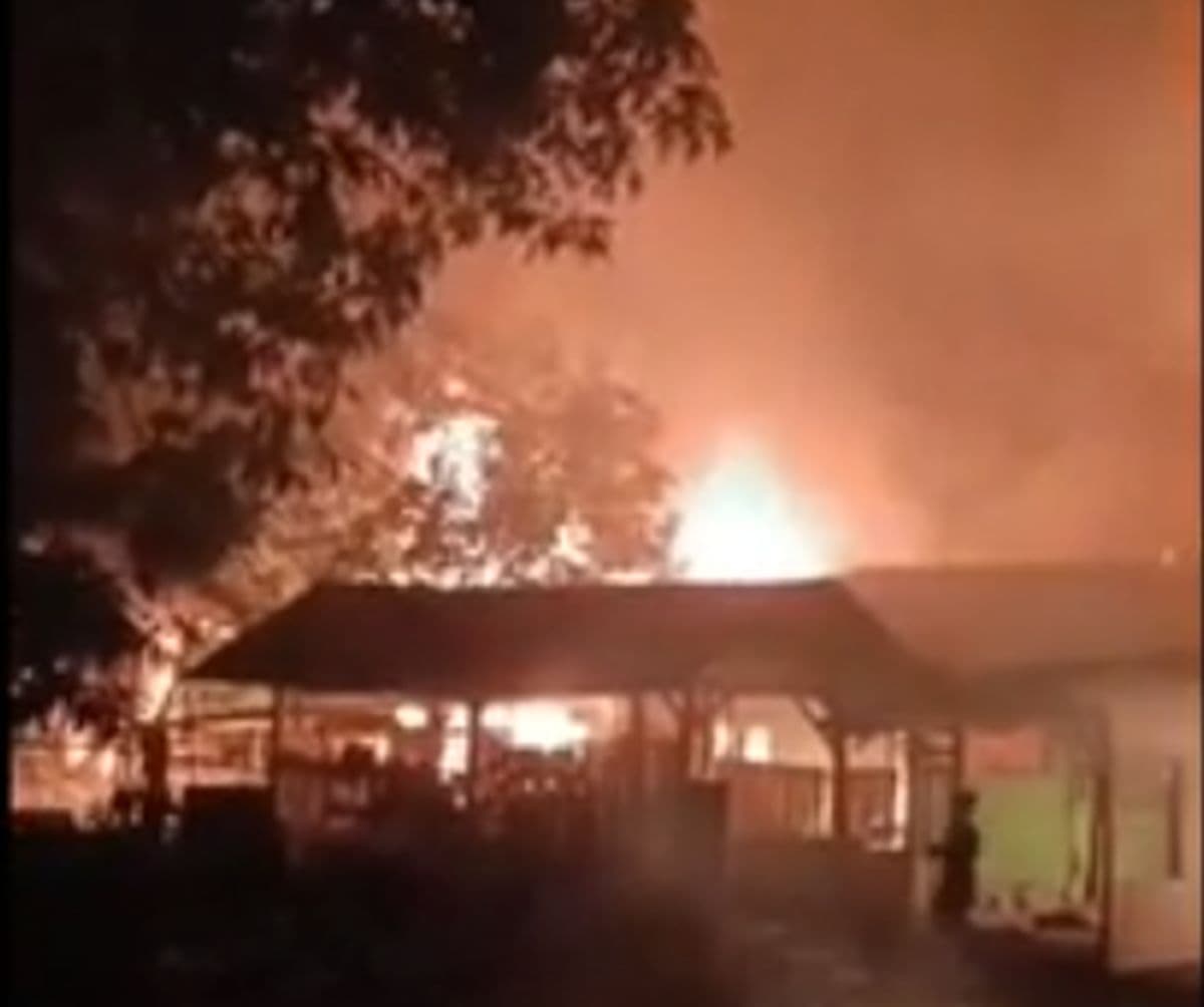 Ponpes di Mesuji Lampung Dibakar Massa Terkait Kasus Pencabulan