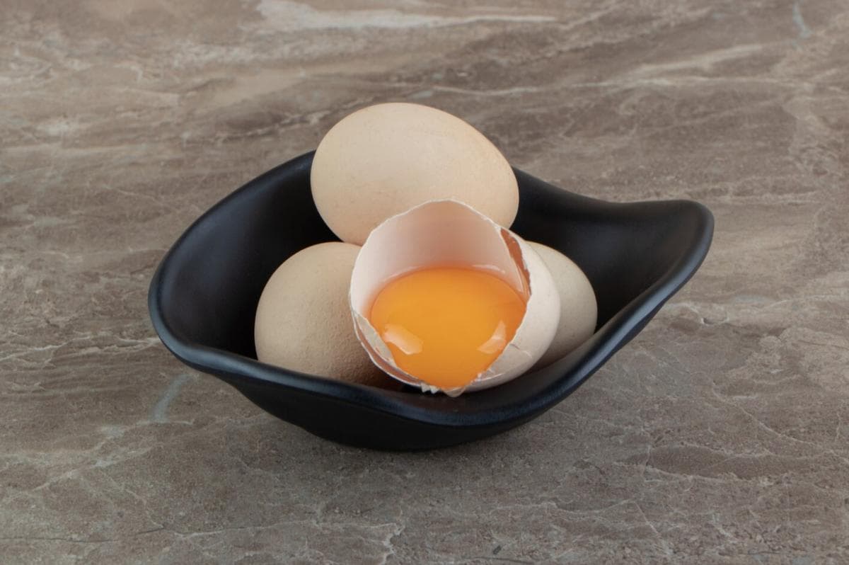 Benarkah Makan Kuning Telur Bikin Kolesterol Naik?