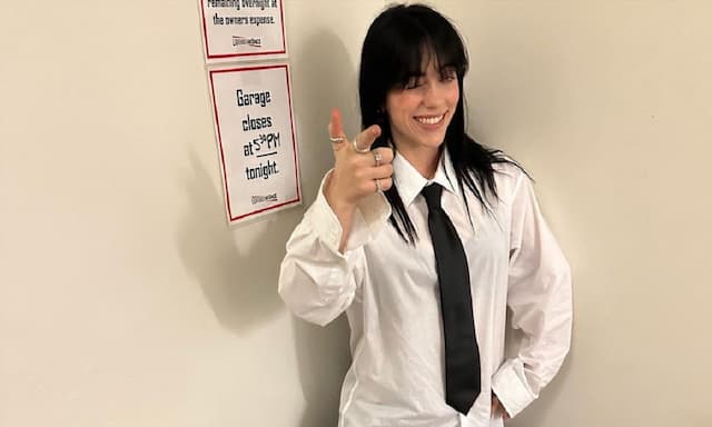 Reaksi Kocak Billie Eilish Dipanggil Teteh Elis oleh Fans Indonesia