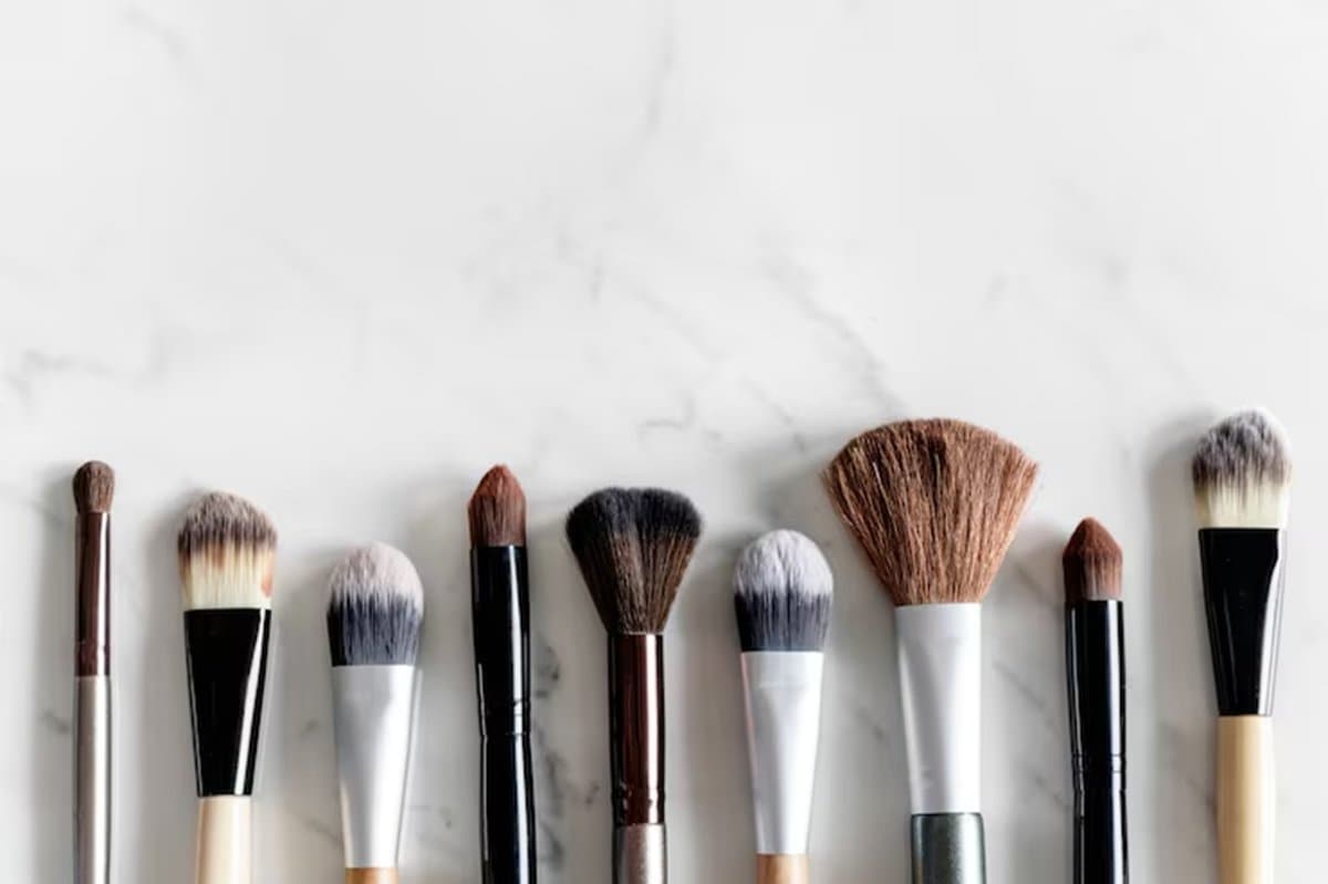 Anti Jerawatan! Ini Tips Bersihkan Brush Makeup agar Tetap Lembut dan Tahan Lama