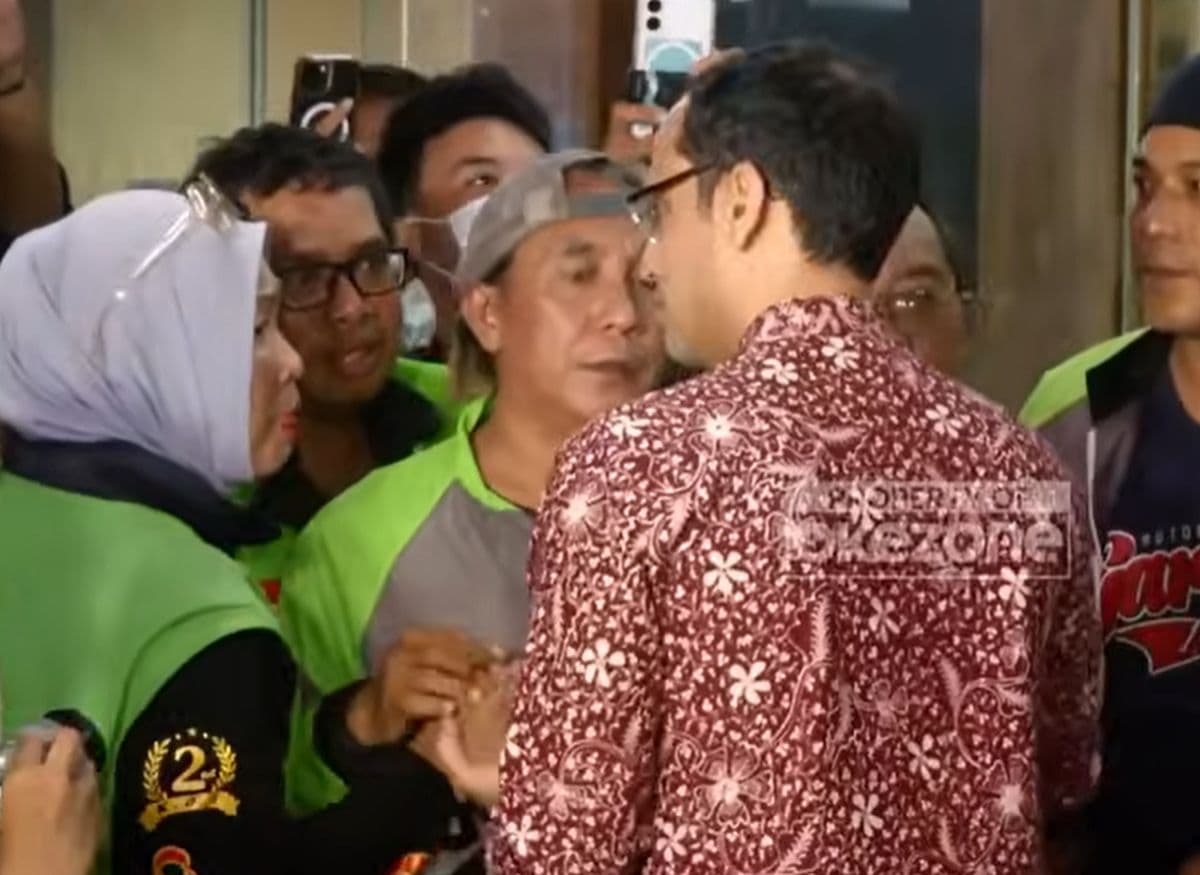 Momen Nadiem Peluk Ojol Usai Dituntut 18 Tahun Penjara: Tuhan Tidak Akan Diam