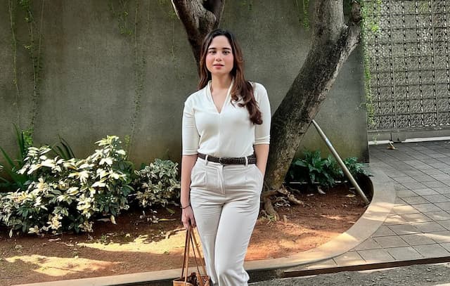 Tissa Biani Unggah Foto Tangan Terinfus, Bikin Netizen Khawatir Tissa Biani Unggah Foto Tangan Terinfus, Bikin Netizen Khawatir