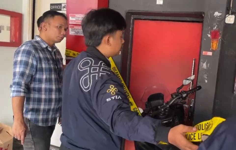 Polisi Gerebek Prostitusi Anak Berkedok Tempat Karaoke di Daan Mogot Jakbar Polisi Gerebek Prostitusi Anak Berkedok Tempat Karaoke di Daan Mogot Jakbar