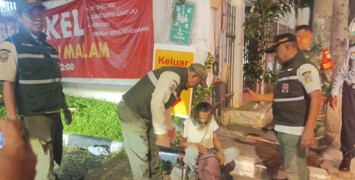 Pengemis dan Manusia Gerobak di Trotoar Mampang Ditertibkan Usai Viral, Berapa Penghasilannya?