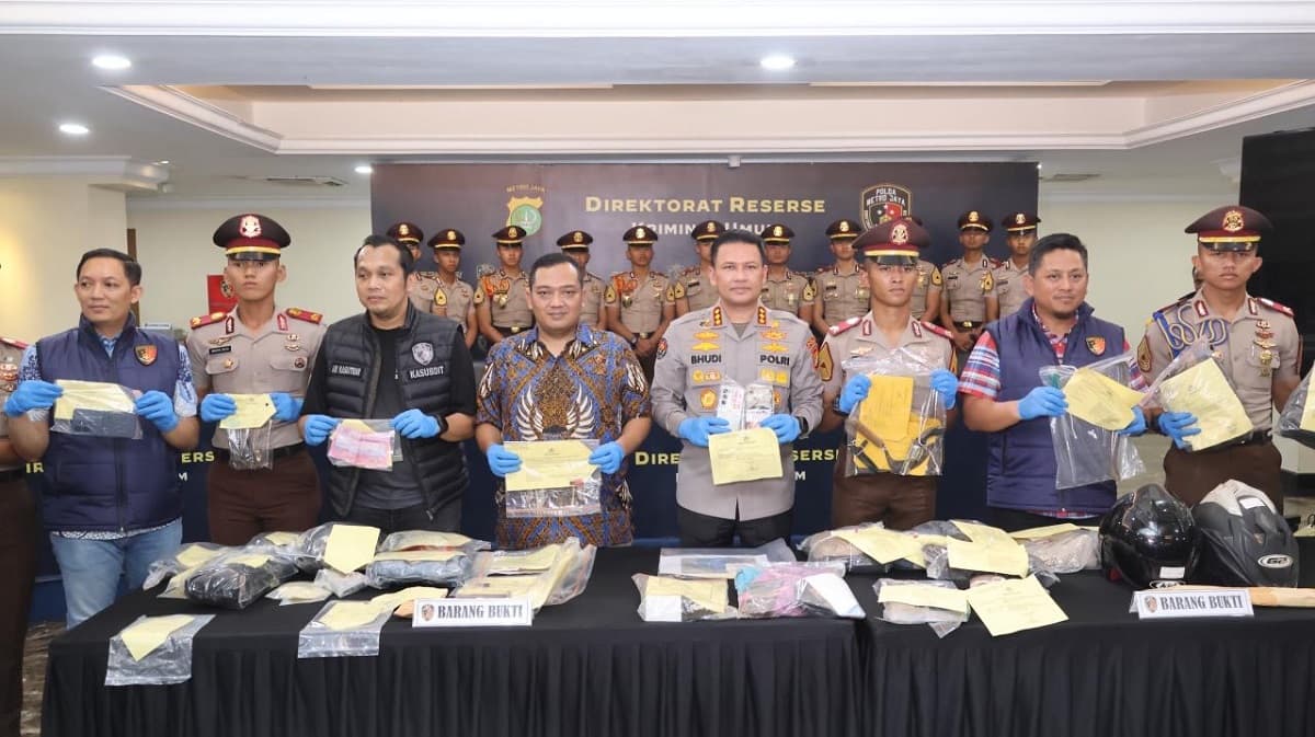 Polda Metro Bongkar 171 Kasus Kriminalitas, Tangkap 103 Pelaku Polda Metro Bongkar 171 Kasus Kriminalitas, Tangkap 103 Pelaku