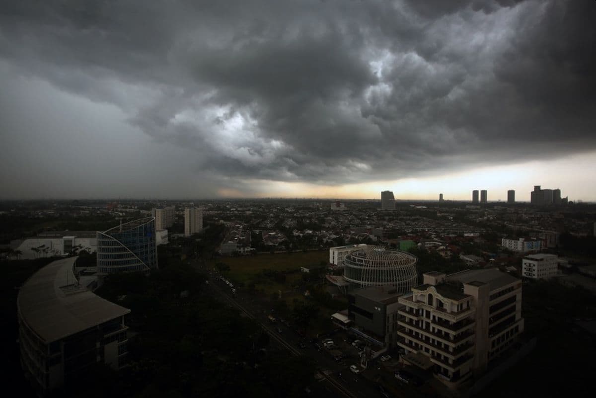 Prakiraan Cuaca Jabodetabek Hari Ini: Berawan hingga Hujan Lebat