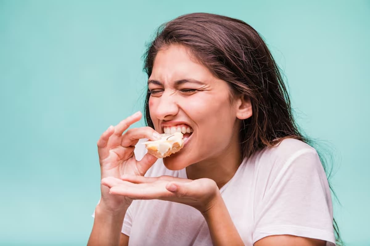 Jangan Malas Mengunyah Makanan, Dampaknya Bisa Sampai ke Lambung!