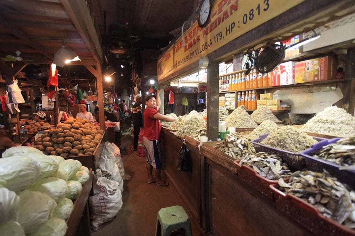 Harga Pangan Akhir Pekan, Minyak Goreng Naik hingga Cabai Tembus Rp71 Ribu