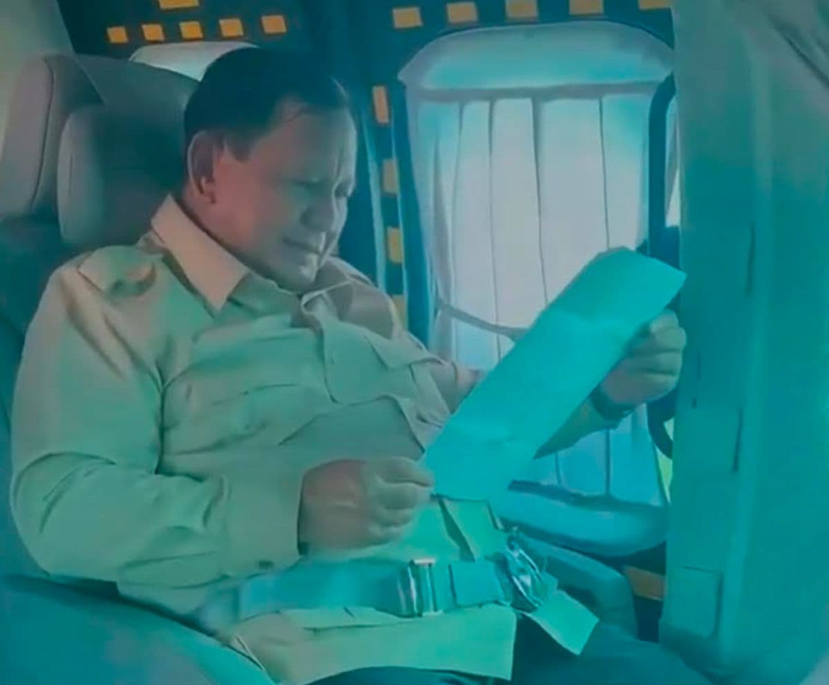 Ketika Prabowo Dibuat Tersenyum Haru oleh Surat Anak SD Curhat soal MBG