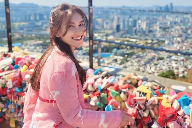 Dekat dengan Politikus Muda, Ayu Ting Ting Happy Bisa Kembali Buka Hati