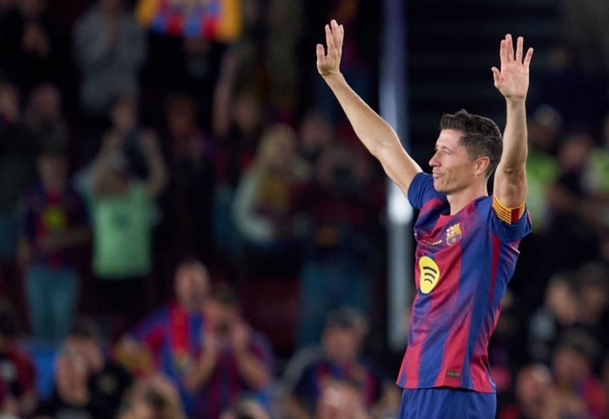 Bantai Real Betis 3-1, Hansi Flick Bicara Nasib Barcelona Usai Kepergian Robert Lewandowski