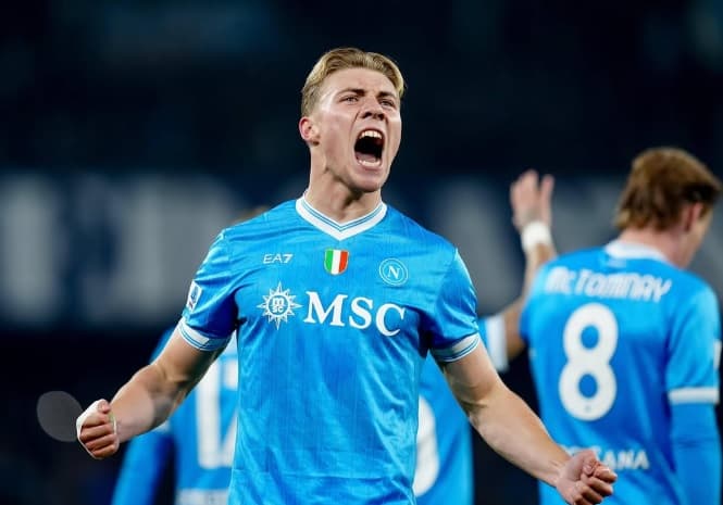 Manchester United Ketiban Durian Runtuh Usai Napoli Lolos ke Liga Champions, Dapat Rp899 Miliar