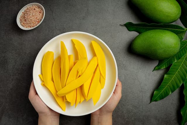7 Khasiat Buah Mangga yang Bikin Tubuh Lebih Sehat dan Fit