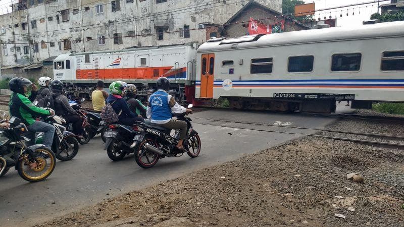 Menhub Siapkan Rp842,4 Miliar Benahi 1.638 Perlintasan Sebidang Kereta