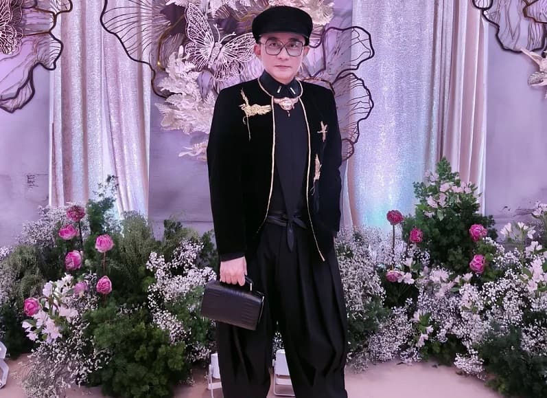 Deretan Artis Internasional Ini Pakai Tiara Karya Rinaldy Yunardi, Terbaru Ada Shakira
